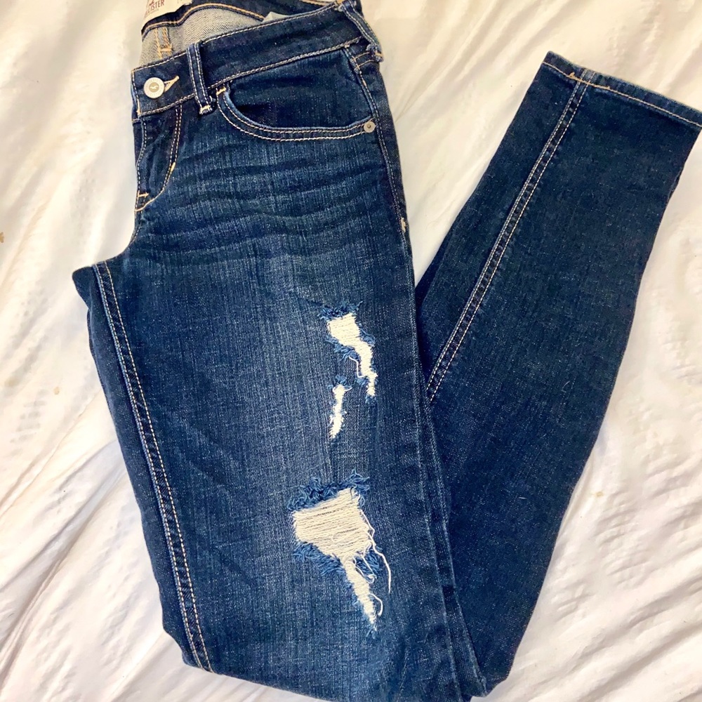 Hollister Dark Wash Destroyed Skinny Jean
